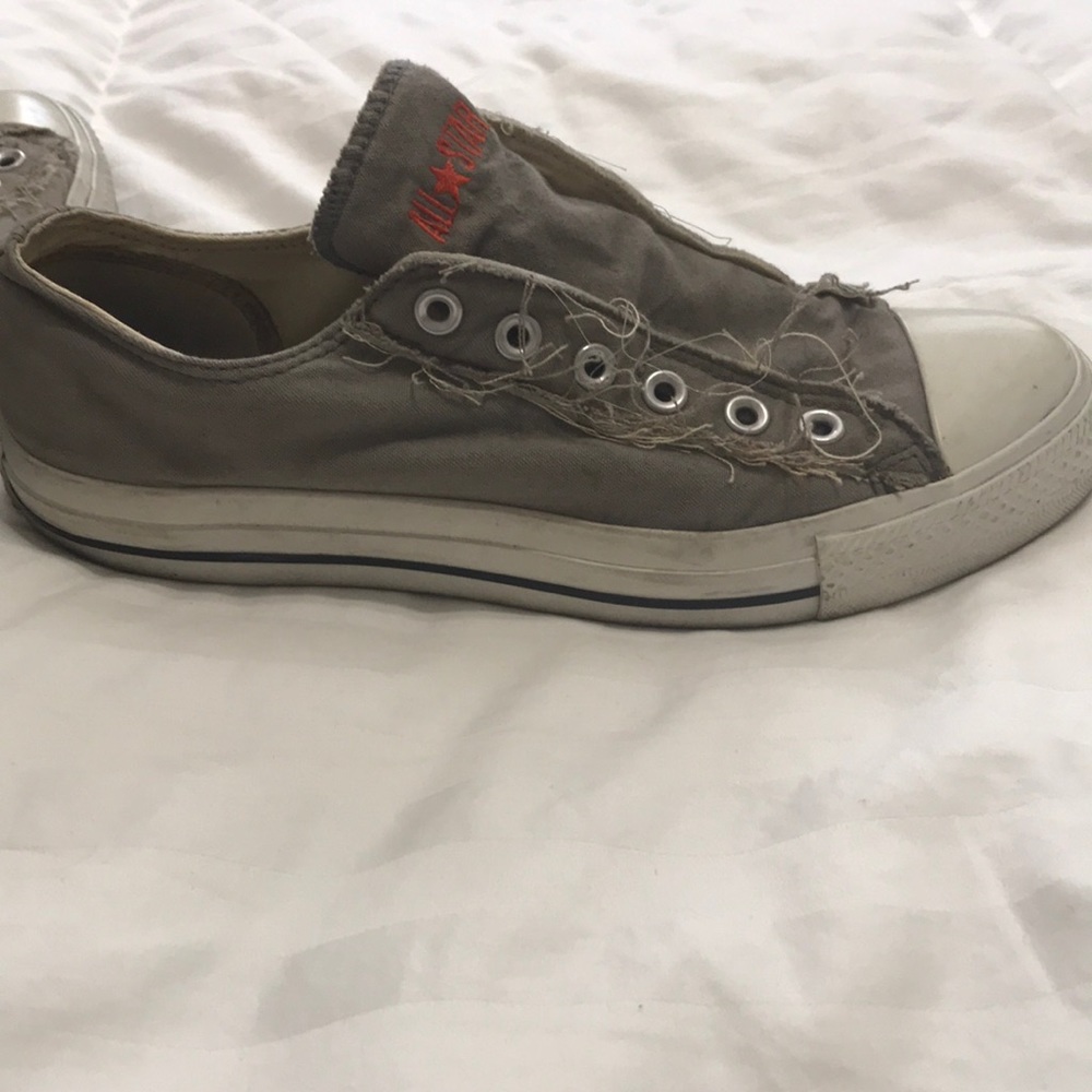 Men’s all star chuck Taylor’s.